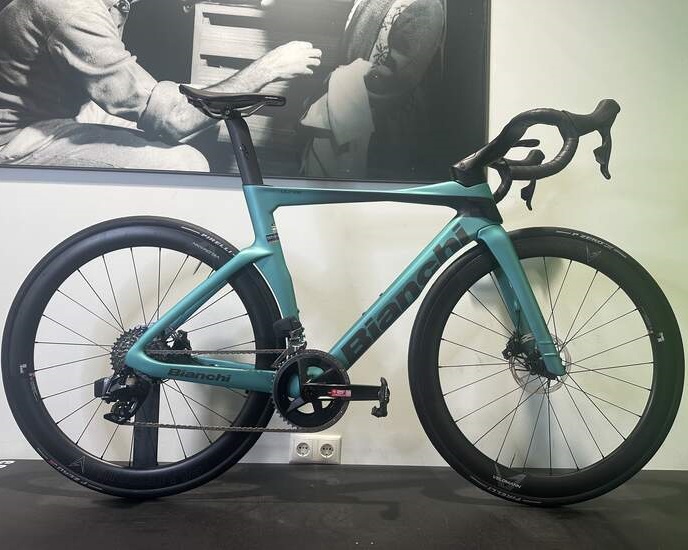Bianchi Road Bike Via Nirone 7 - Shimano 105 11sp Compact - 2020