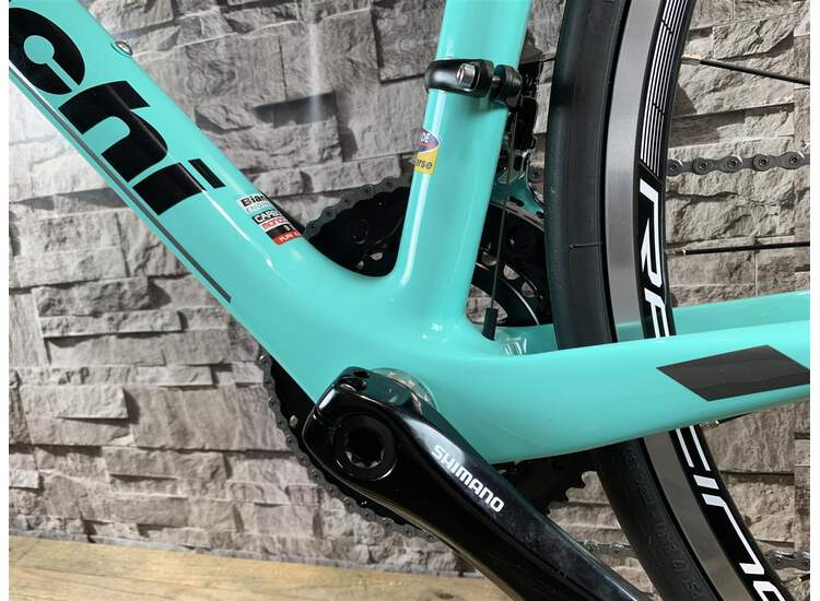 Bianchi Intenso - Shimano 105 11sp Compact - 2019 57 2a - Ck16 / Black Full Glossy