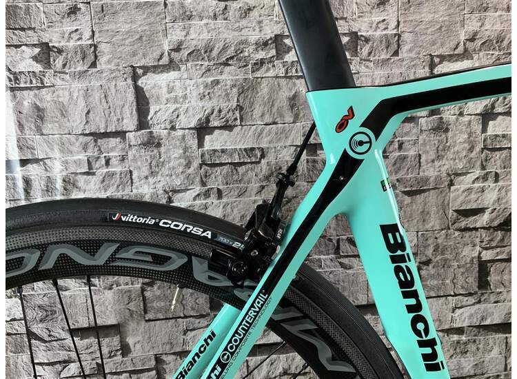 Bianchi Rennrad Oltre XR4 - Campagnolo Record 12S - 2019 Racing Edition