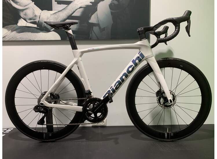 Bianchi Road Bike OLTRE XR4 DISC Shimano Dura Ace-Di2...