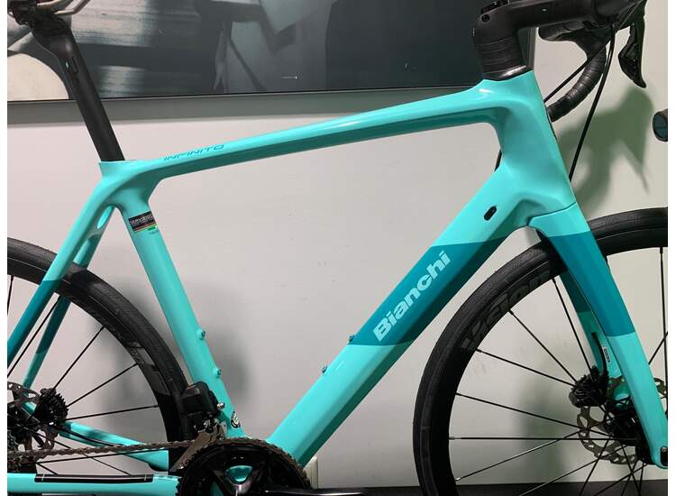 Bianchi Road Bike INFINITO CV DISC Shimano Di2 12sp - 2025