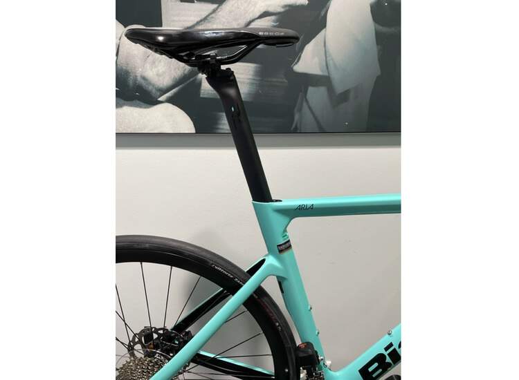 Bianchi Road Bike Aria 105 DI2 12sp - 2023 5K 53