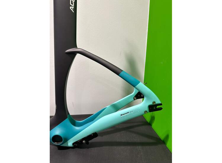 Bianchi AQUILA CV Time Trial Carbon - FRAMESET - XC L (Paint damage)