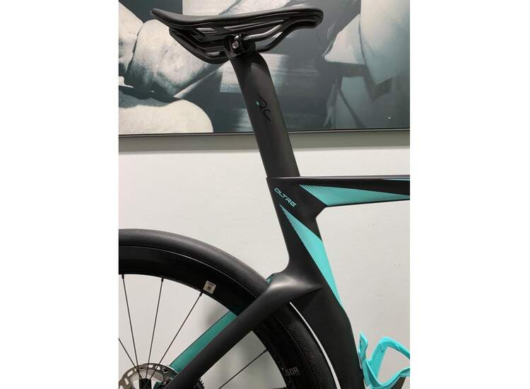 Bianchi Road Bike OLTRE PRO Ultegra Di2 12sp Compact Disc brake - 2023 XJ 59
