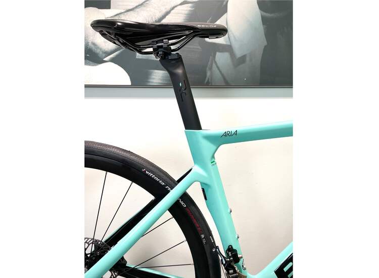 Bianchi Road Bike ARIA DISC CHORUS 2023 5K: CELESTE CK16/BLACK GLOSSY