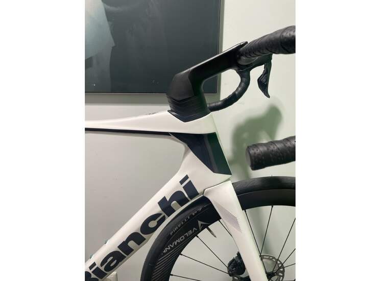 Bianchi Rennrad OLTRE Ultegra Di2 12sp Compact Disc brake - 2023 XG: White / Graphite Full Glossy 47