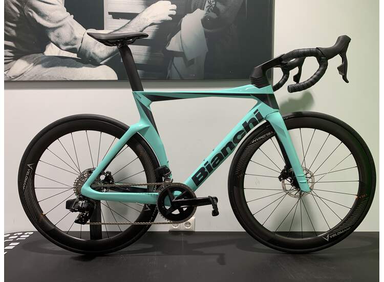Bianchi Rennrad OLTRE RC Sram Red eTap AXS disc 12sp - 2023 XD: CK16 / Graphite Full Glossy 57