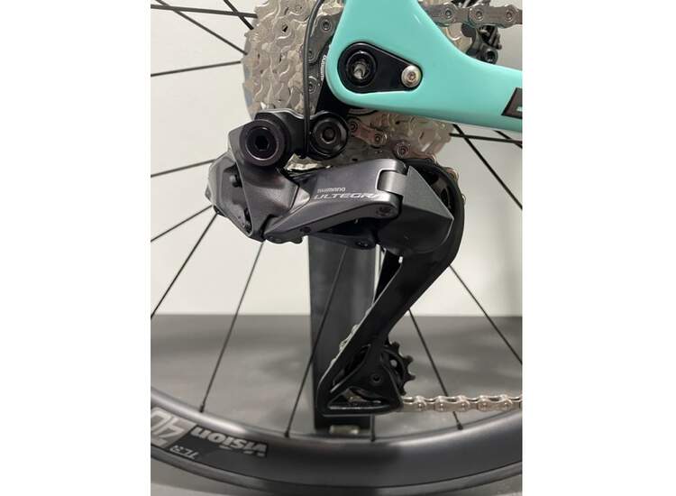 Bianchi Road Bike SPECIALISSIMA Ultegra Di2 12sp - 2023