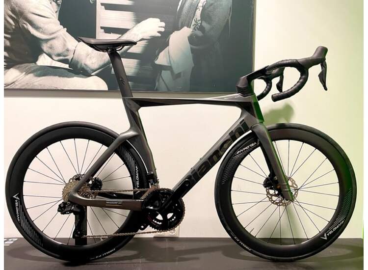 Bianchi Road Bike  OLTRE 105 Di2 12sp  Compact Disc brake...