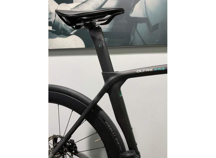 Bianchi Road Bike Oltre XR3 Disc. Sram Rival AXS Carbon - 2023