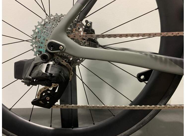 Bianchi Road Bike Oltre XR3 Disc. Sram Rival AXS Carbon - 2023