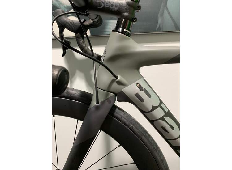 Bianchi Road Bike Oltre XR3 Disc. Sram Rival AXS Carbon - 2023