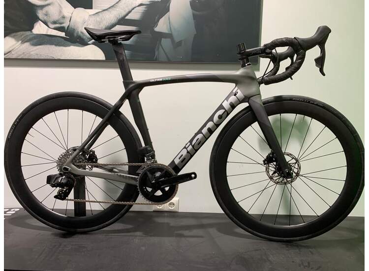 V�lo Route Bianchi Oltre XR3 Disc. Sram Rival AXS Carbon - 2023
