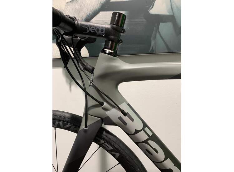 Bianchi Bike Oltre XR3 DISC. Shimano 105 11s  47