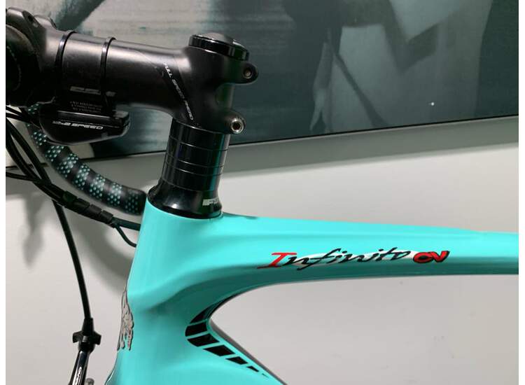 Bianchi Infinito CV Campagnolo Super Record EPS 12, 55cm 6,95Kg