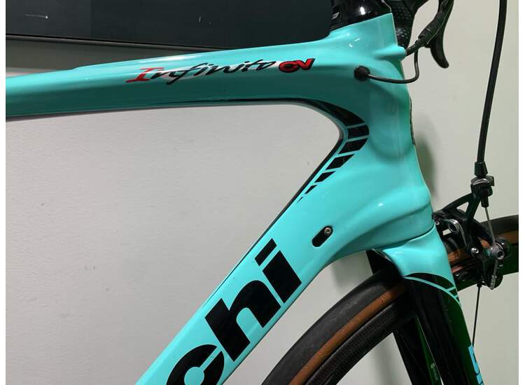 Bianchi Infinito CV Campagnolo Super Record EPS 12, 55cm 6,95Kg