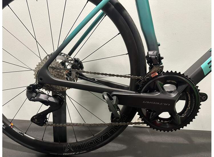 Bianchi Rennrad SPECIALISSIMA PRO ULTEGRA DI2 12SP - 2025 MW 47