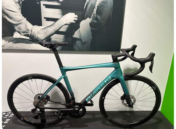 Bianchi Rennrad SPECIALISSIMA PRO ULTEGRA DI2 12SP - 2025 MW 50