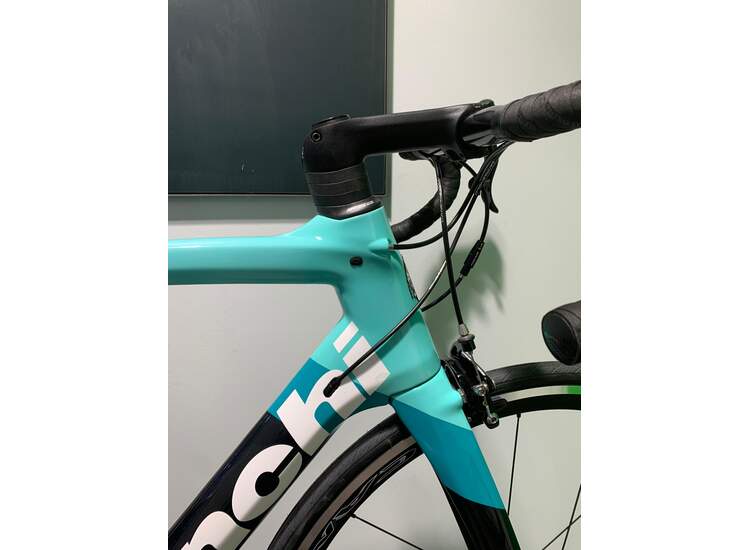 Bianchi Rennrad OLTRE XR4 Campagnolo Chorus 12SP