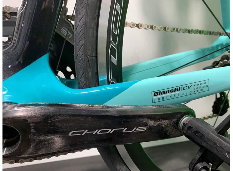 Bianchi Rennrad OLTRE XR4 Campagnolo Chorus 12SP