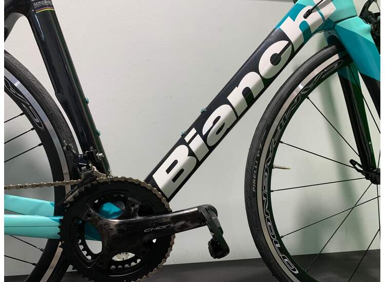 Bianchi Rennrad OLTRE XR4 Campagnolo Chorus 12SP