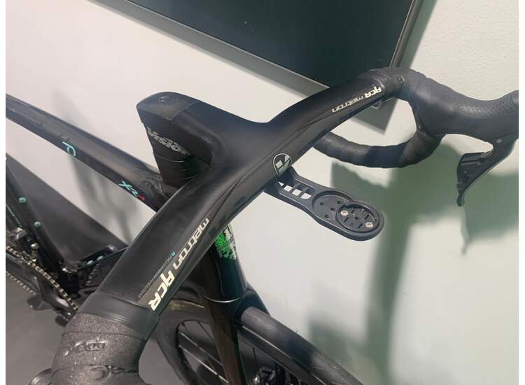 Bianchi Road Bike OLTRE XR4 Disc- Ultegra Di2 11Sp Airbeat