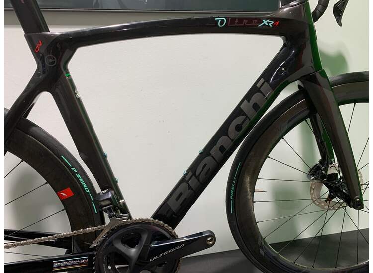 Bianchi Road Bike OLTRE XR4 Disc- Ultegra Di2 11Sp Airbeat