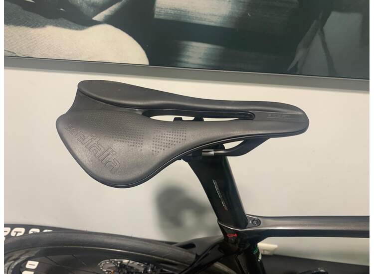 Bianchi OLTRE XR4 Disc- Ultegra Di2 11Sp Airbeat