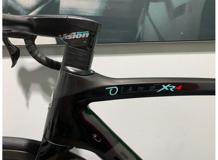 Bianchi OLTRE XR4 Disc- Ultegra Di2 11Sp Airbeat