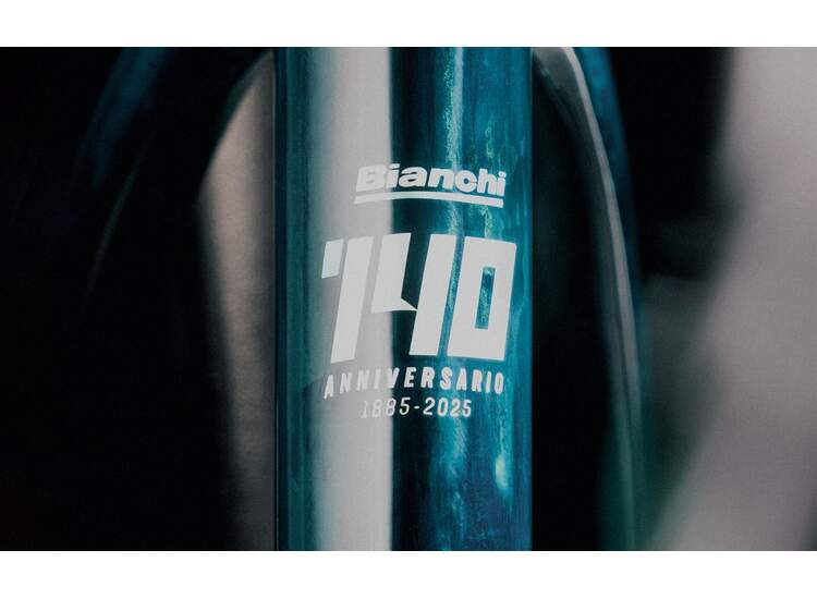 Bianchi Road Bike SPECIALISSIMA 140TH RC DURA-ACE DI2 12SP - 2025