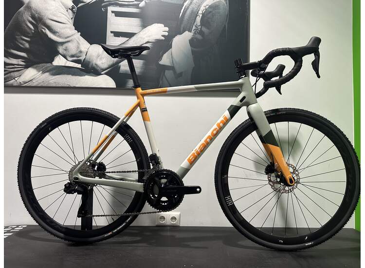 Bianchi Impulso Pro 2024 (Edition Zolder) Shimano 105 Di2