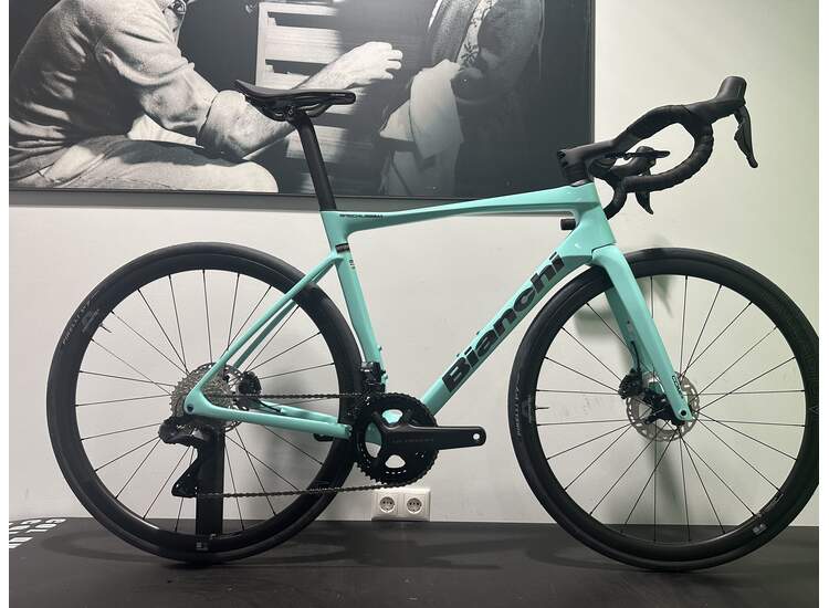 Bianchi Rennrad SPECIALISSIMA COMP Ultegra Di2 mit Carbon...