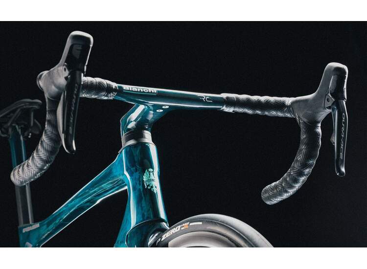 Bianchi Road Bike SPECIALISSIMA 140TH RC DURA-ACE DI2 12SP - 2025