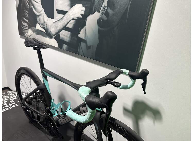 Bianchi Rennrad OLTRE RC DURACE DI2 12SP - 2024 XR 53 Vorf�hrmodell