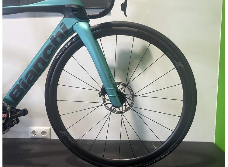 Bianchi Rennrad OLTRE PRO SRAM Rival D1 2026