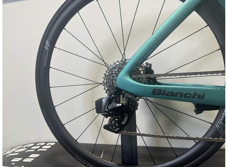 V�lo Route OLTRE PRO SRAM Rival D1 2026