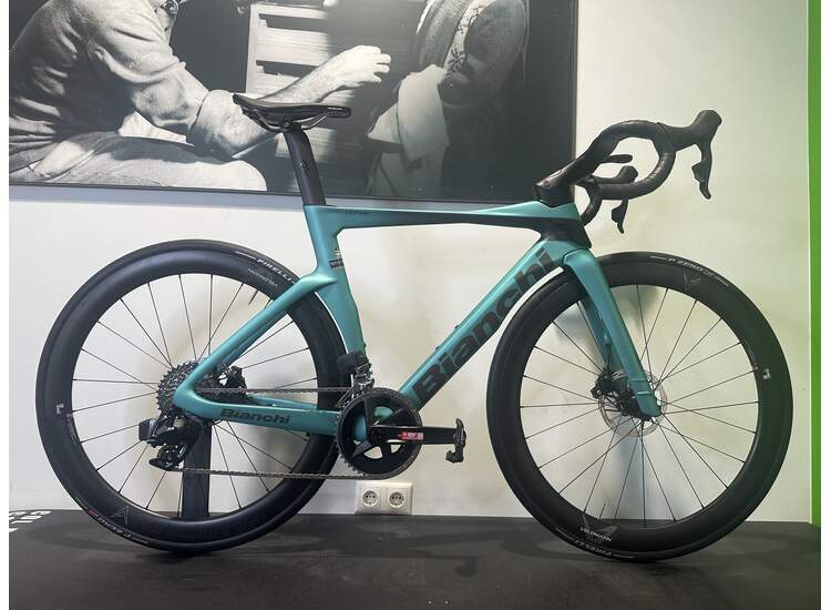 Bianchi V�lo Route OLTRE PRO SRAM Rival E1 2026