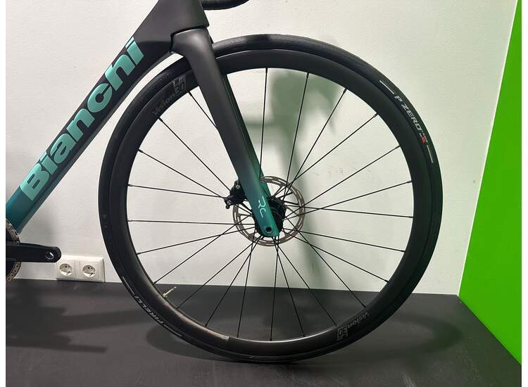 Bianchi Road Bike SPECIALISSIMA RC SRAM Rival AXS 12SP